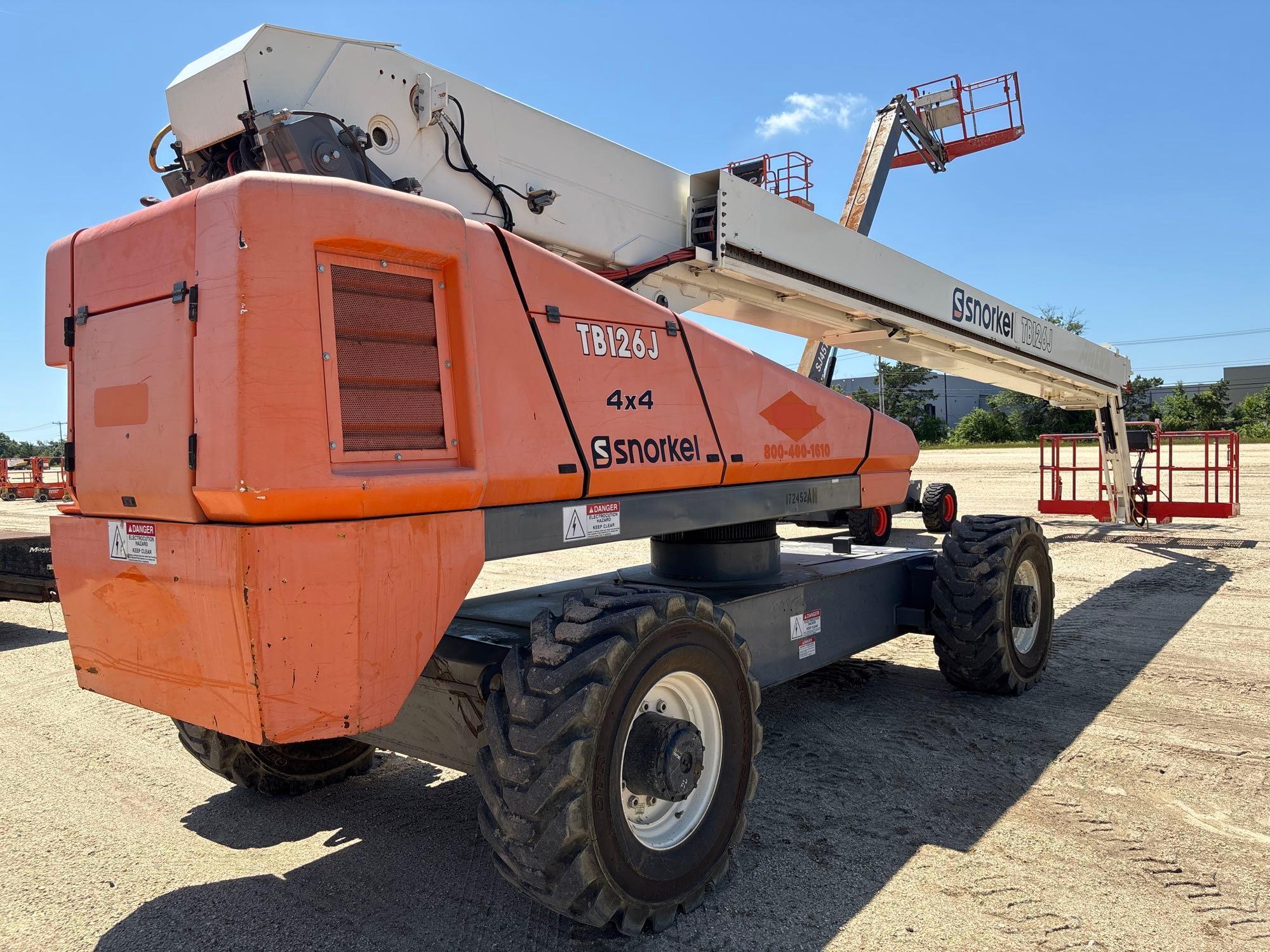 2016 SNORKEL TB126J BOOM LIFT SN:TB126J-04-000124 4x4, powered by diesel engine, equipped with