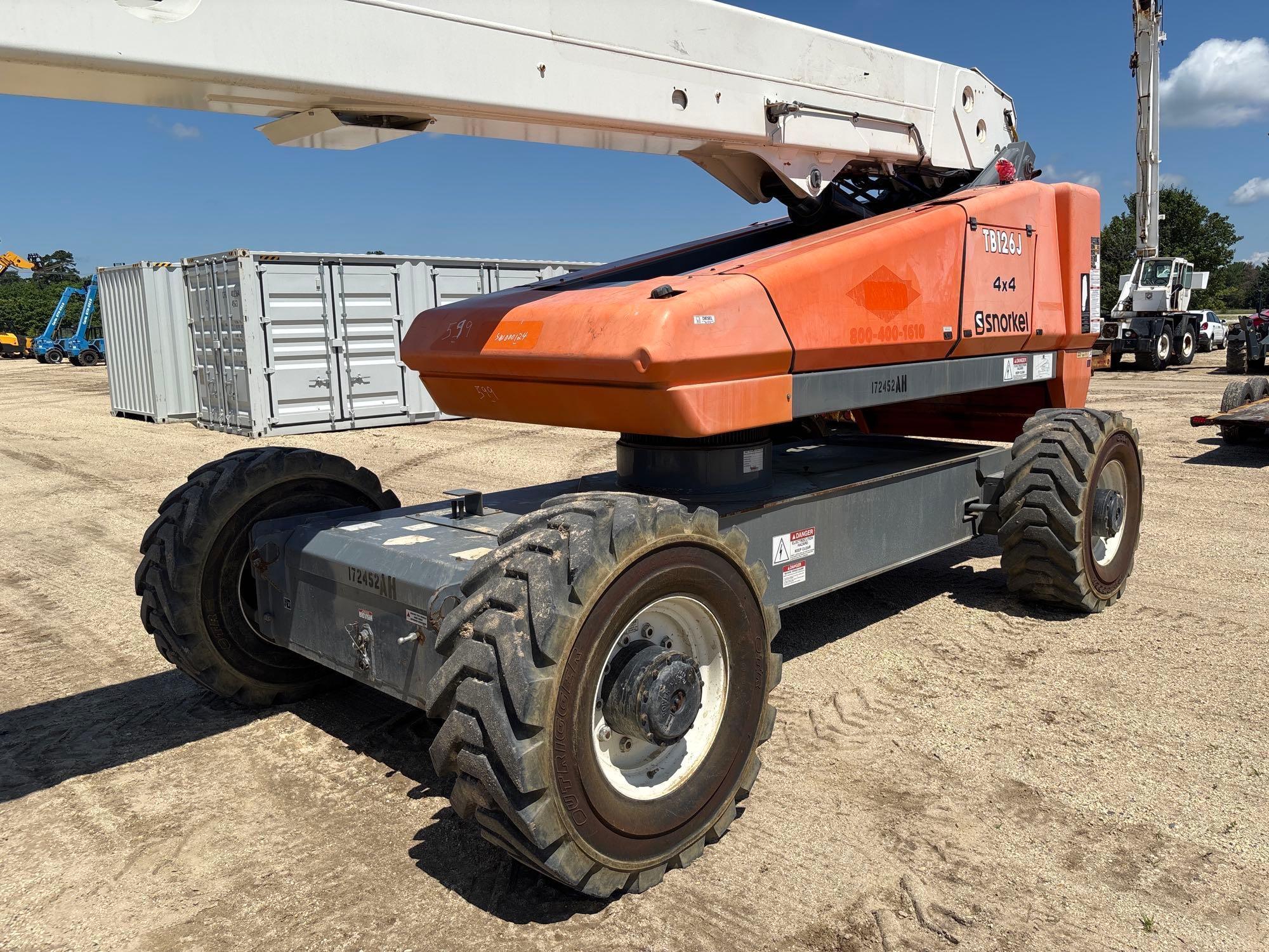 2016 SNORKEL TB126J BOOM LIFT SN:TB126J-04-000124 4x4, powered by diesel engine, equipped with