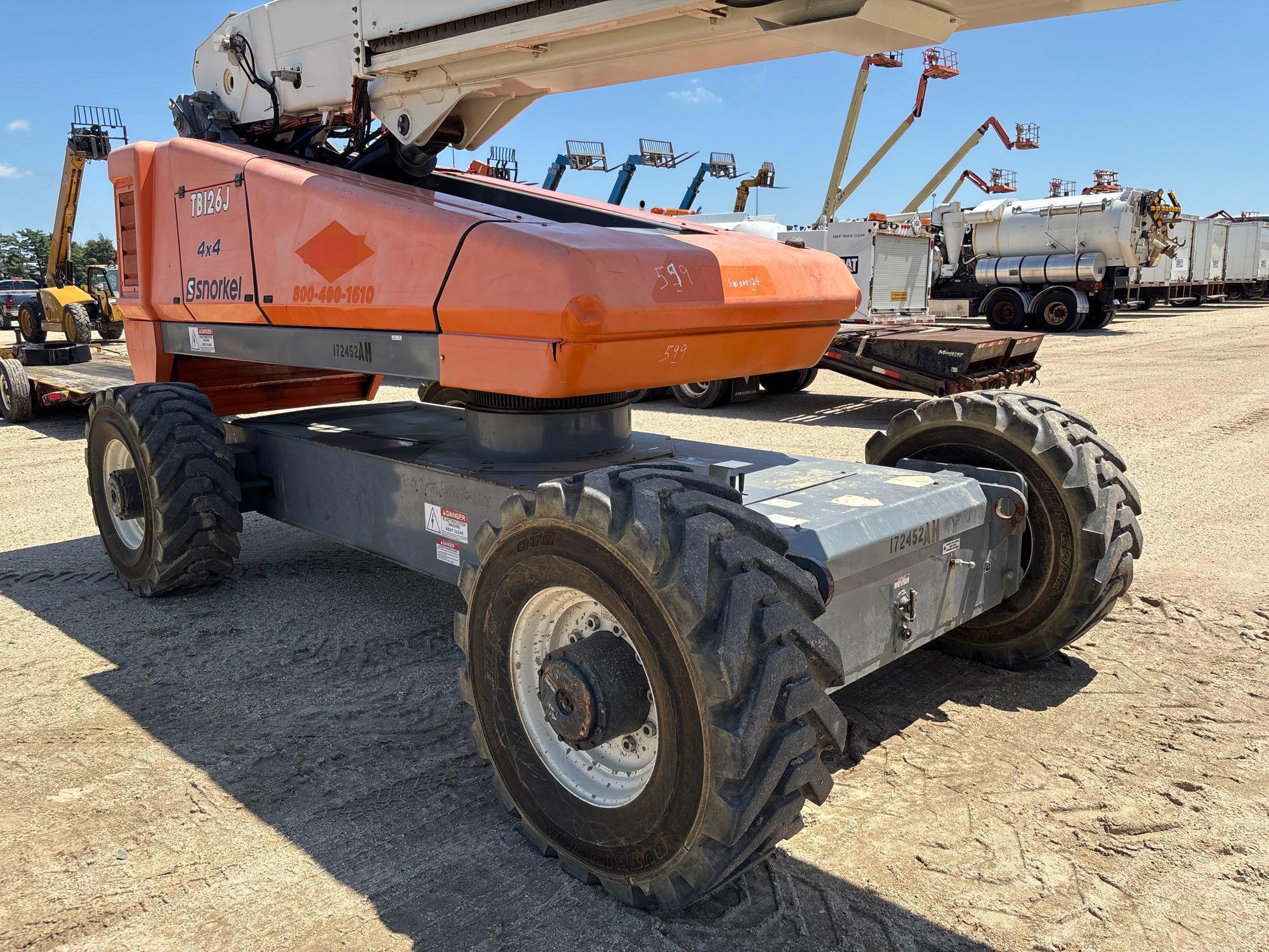 2016 SNORKEL TB126J BOOM LIFT SN:TB126J-04-000124 4x4, powered by diesel engine, equipped with