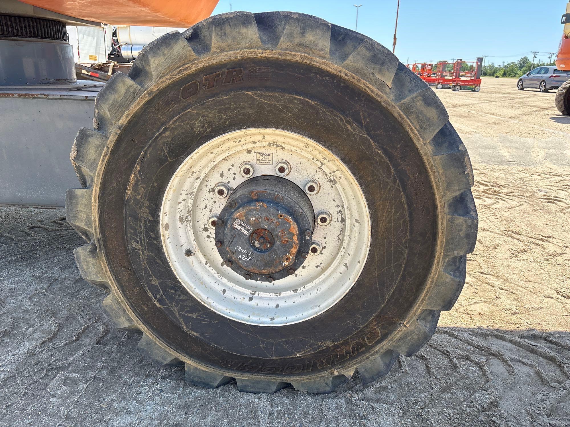 2016 SNORKEL TB126J BOOM LIFT SN:TB126J-04-000124 4x4, powered by diesel engine, equipped with