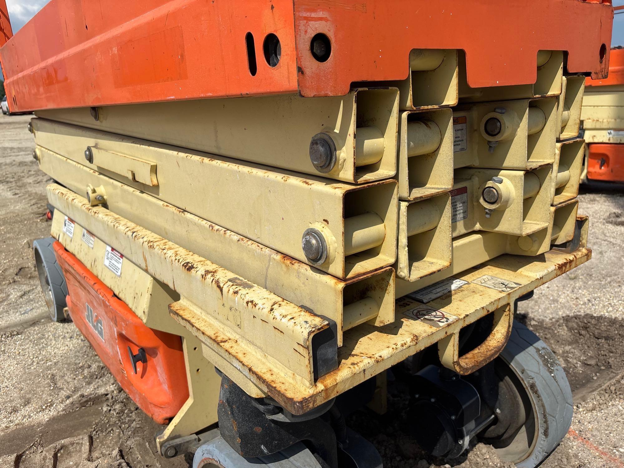2018 JLG 2032ES SCISSOR LIFT SN:200264138 electric powered, equipped with 20ft. Platform height,