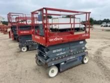 SKYJACK SJIII4632 SCISSOR LIFT SN:70019847 electric powered, equipped with 32ft. Platform height,