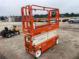 2019 SNORKEL S3226E SCISSOR LIFT SN:S3226E-04-190100812 electric powered, equipped with 26ft.