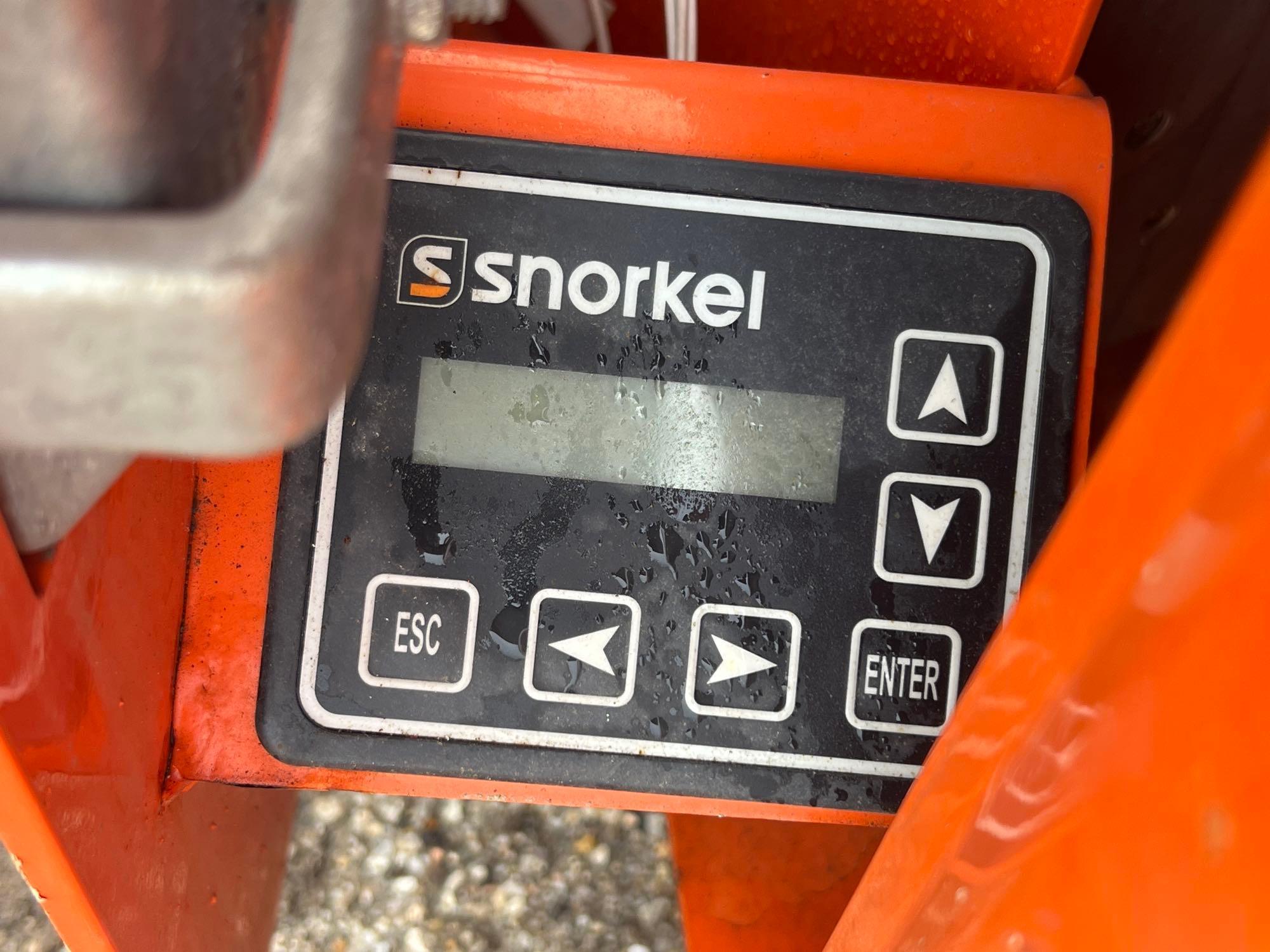 2019 SNORKEL S3226E SCISSOR LIFT SN:S3226E-04-190100812 electric powered, equipped with 26ft.