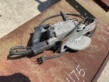 SKILL WORM DRIVE CIRCULAR SAW SUPPORT EQUIPMENT