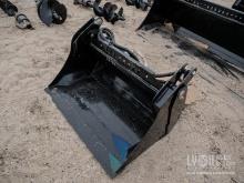 NEW GIYI GY-XKH39F 39IN. BUCKET SKID STEER ATTACHMENT