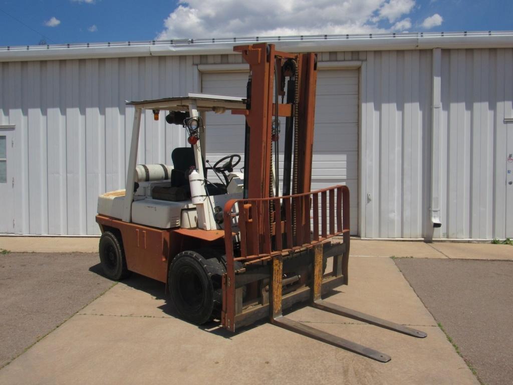 9000 Lbs Nissan Forklift-