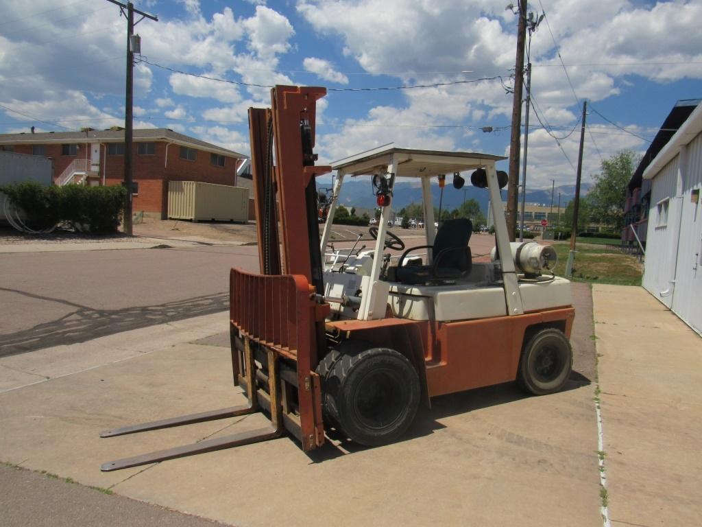 9000 Lbs Nissan Forklift-