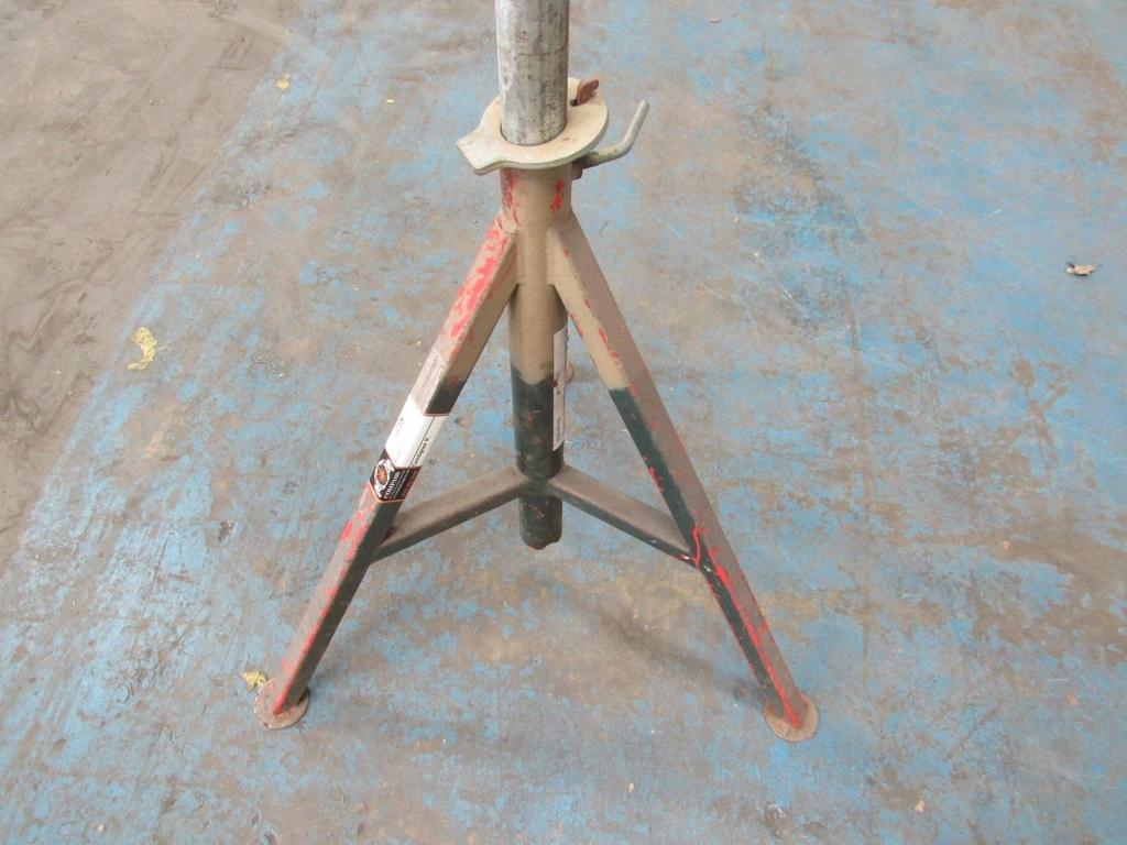 (Qty - 2) Pipe Stands-