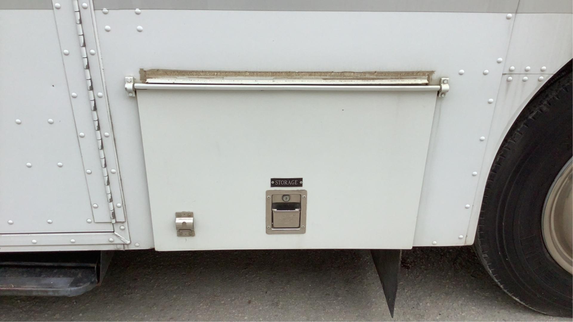 1993 Chevrolet P60 Step Van Command Center