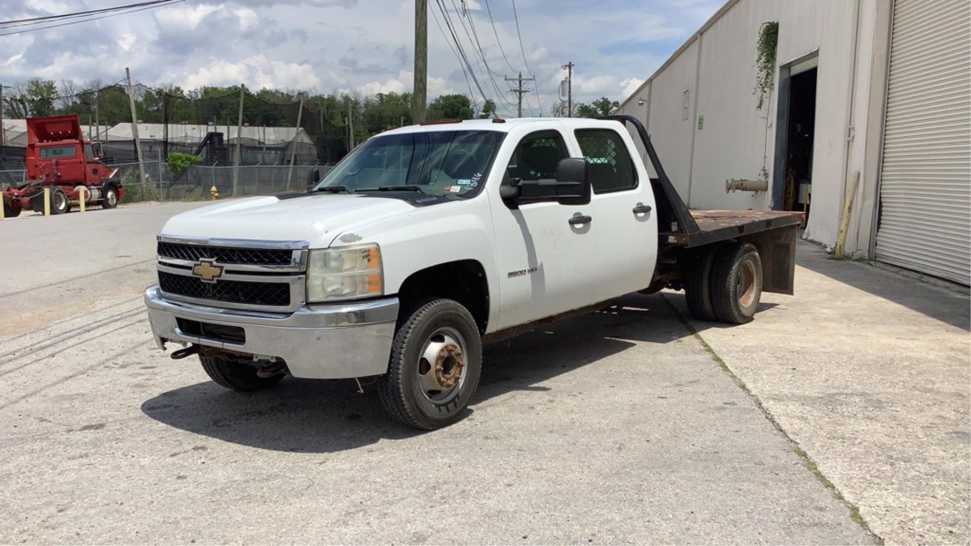 2011 Chevrolet 3500 Flatbed Crew Cab Dually 2WD