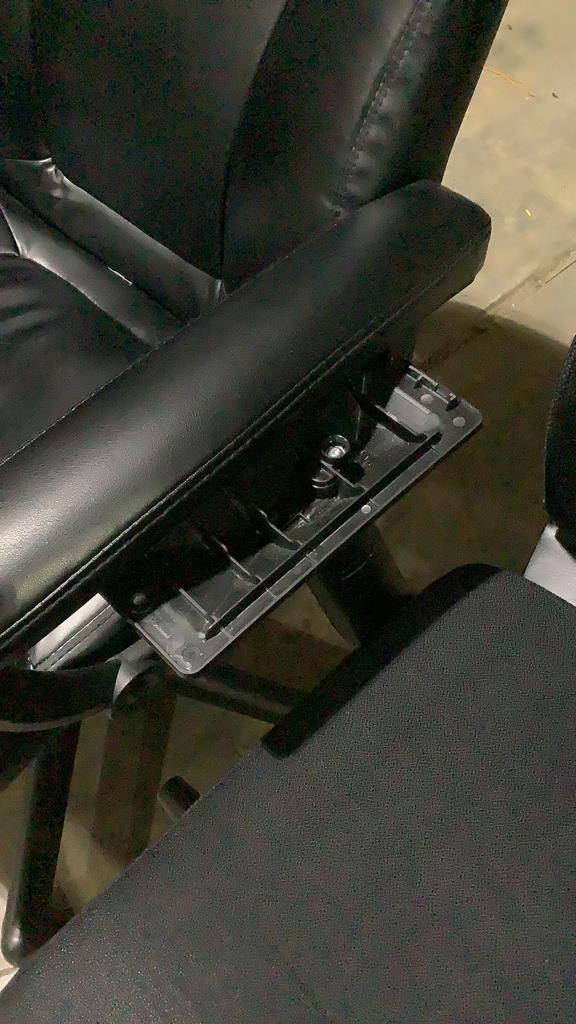(qty - 4) Rolling Office Chairs-