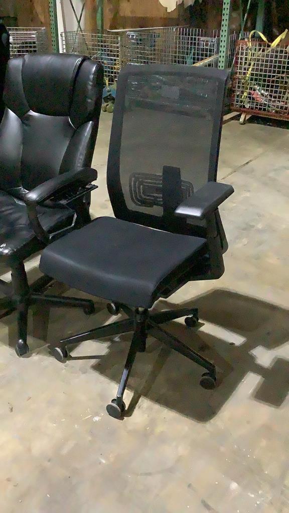 (qty - 4) Rolling Office Chairs-