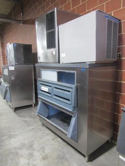 Hoshizaki Ice Maker with Storage-