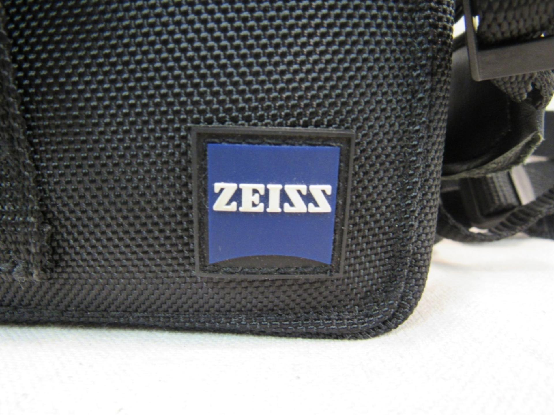 Zeiss 10x32 Conquest HD Binoculars w/Case-