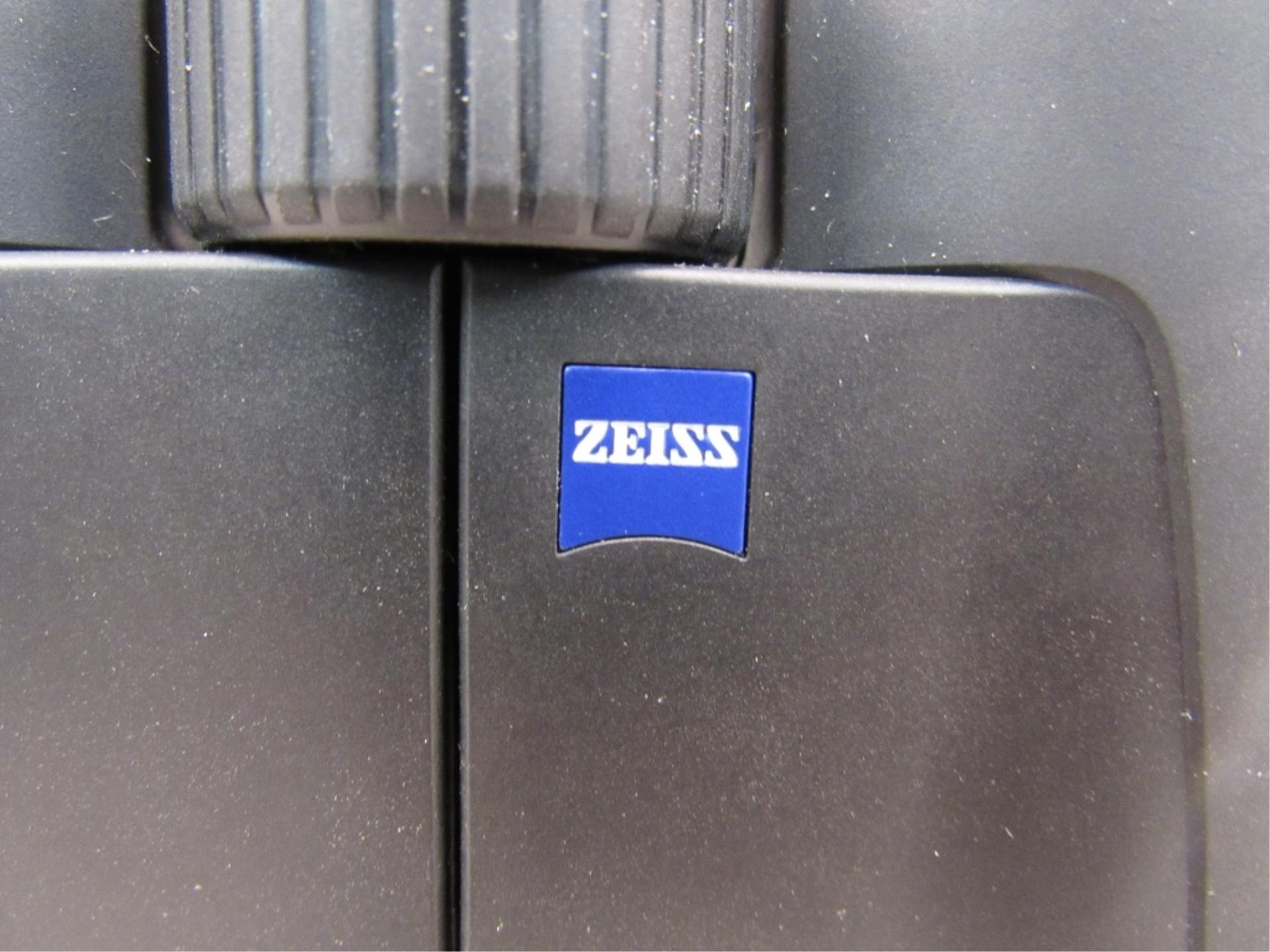 Zeiss 10x32 Conquest HD Binoculars w/Case-