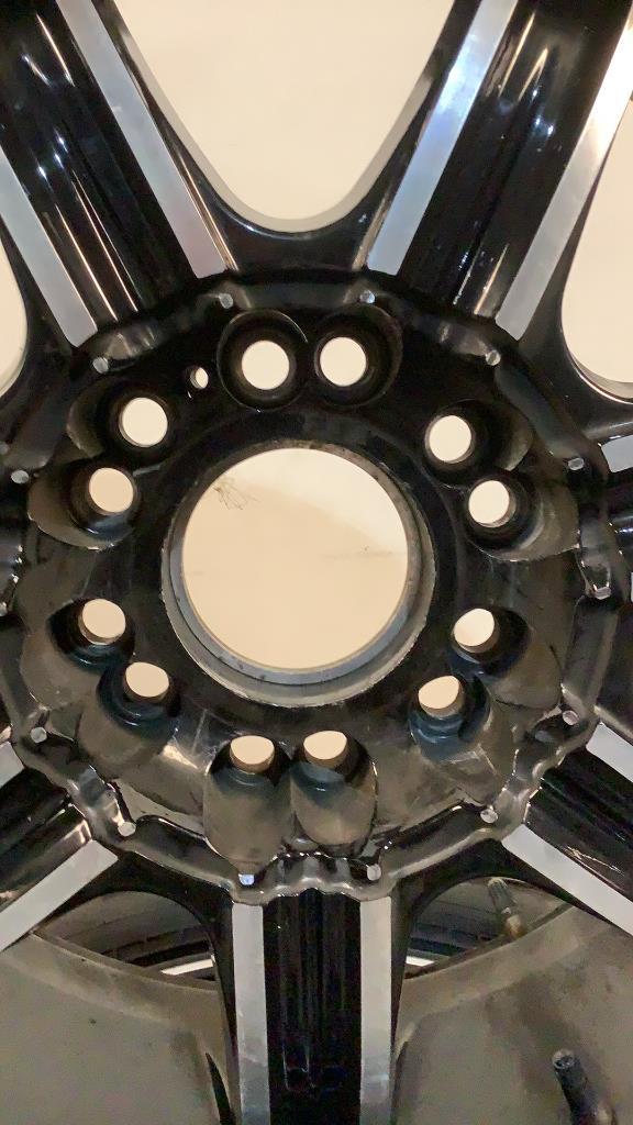 (4) Pinnacle Wheels