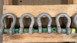 (8) 6 1/2 Ton Shackles