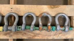 (8) 6 1/2 Ton Shackles