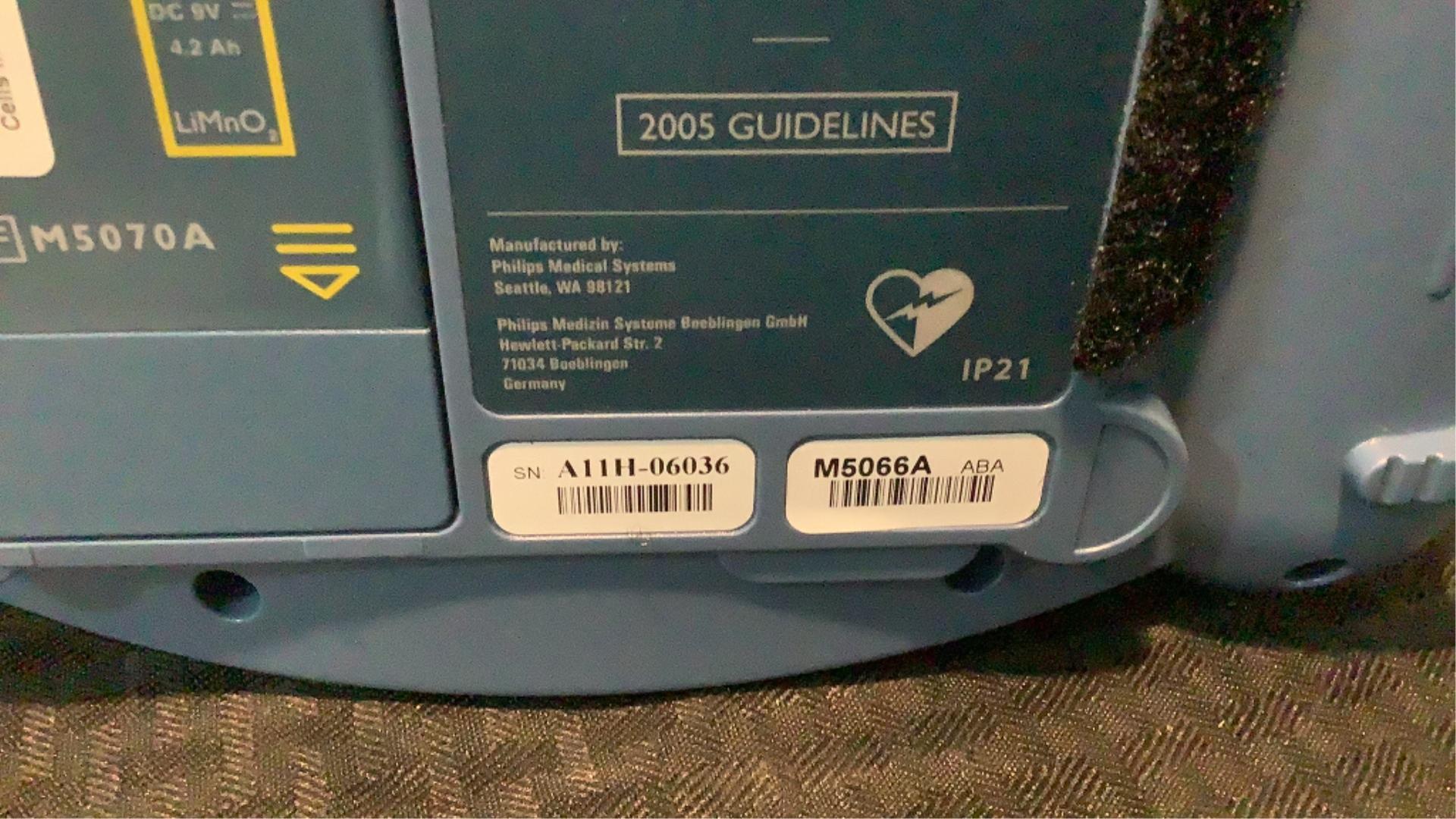 Phillips Heartstart Defibrillator With Case M5066A