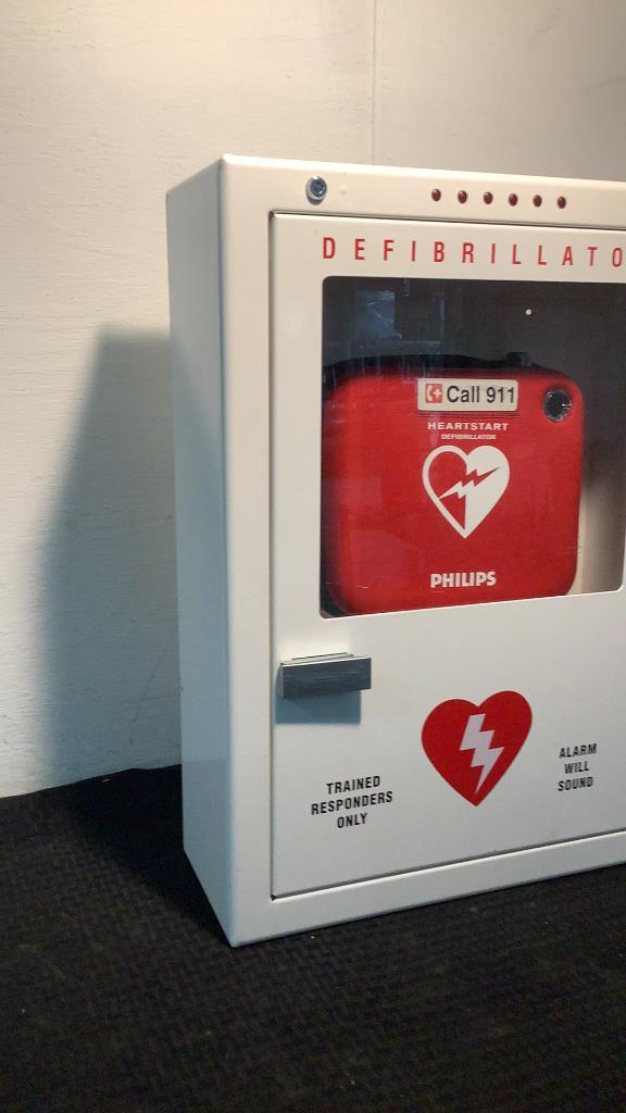 Phillips Heartstart Defibrillator With Case M5066A