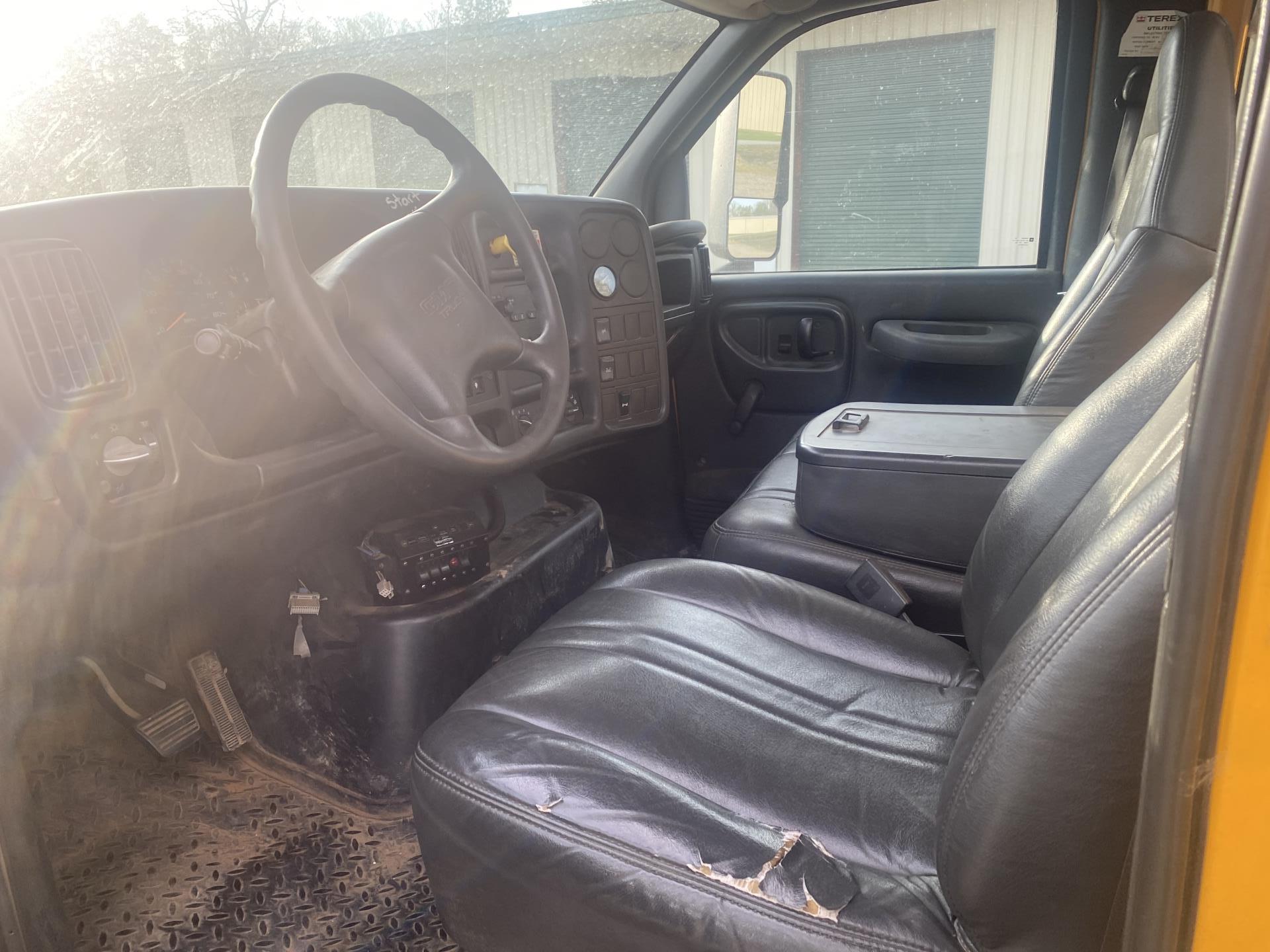 2005 GMC C7500 Digger Derrick 4X2