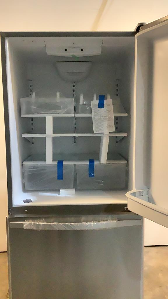 Whirlpool Refrigerator WRB322DMBM03