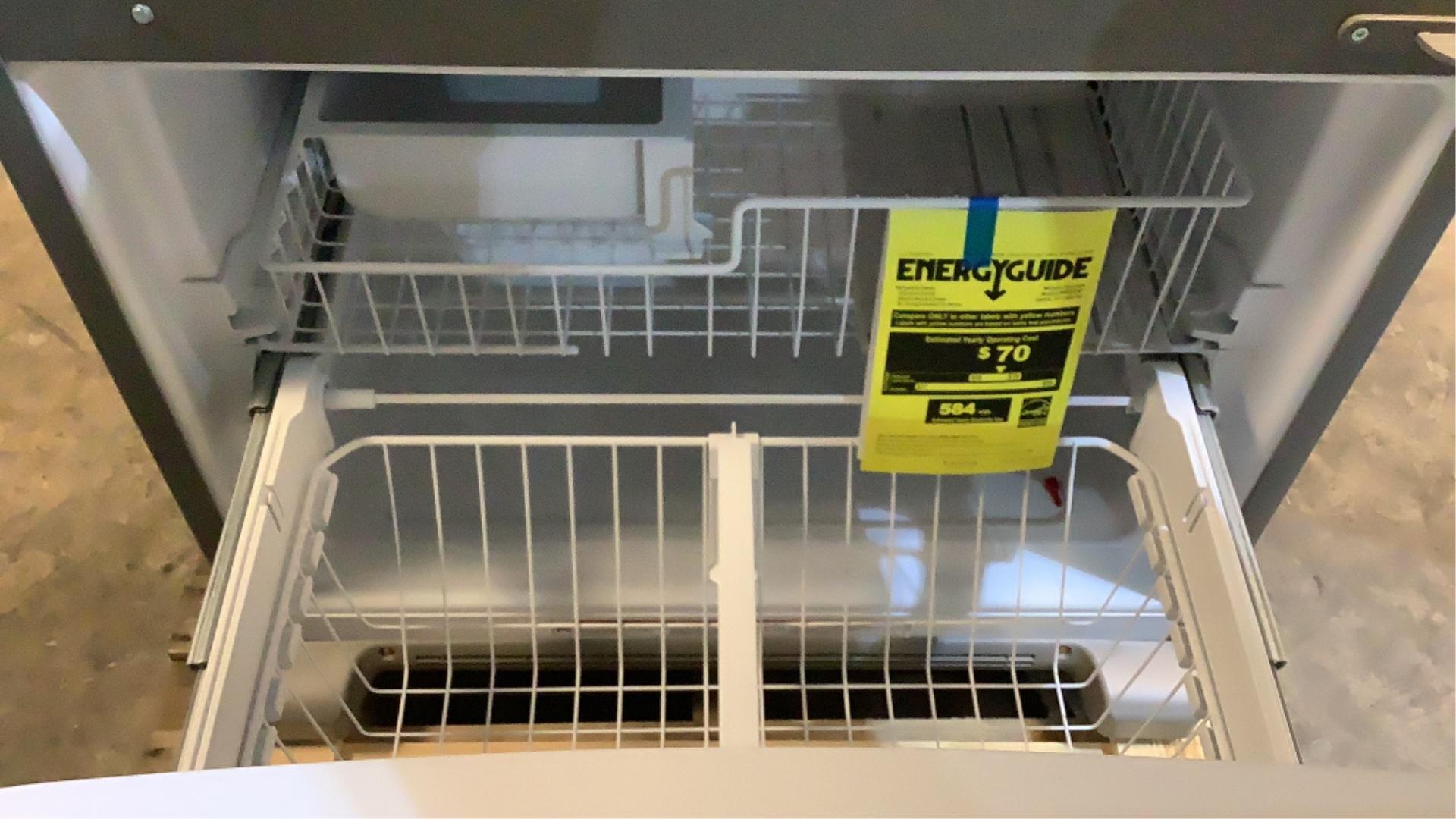 Whirlpool Refrigerator WRB322DMBM03
