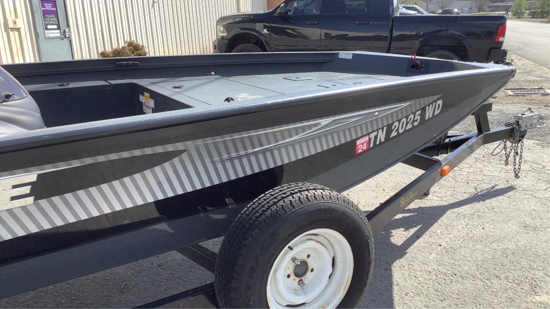 2021 Lowe STINGER178 20' Boat