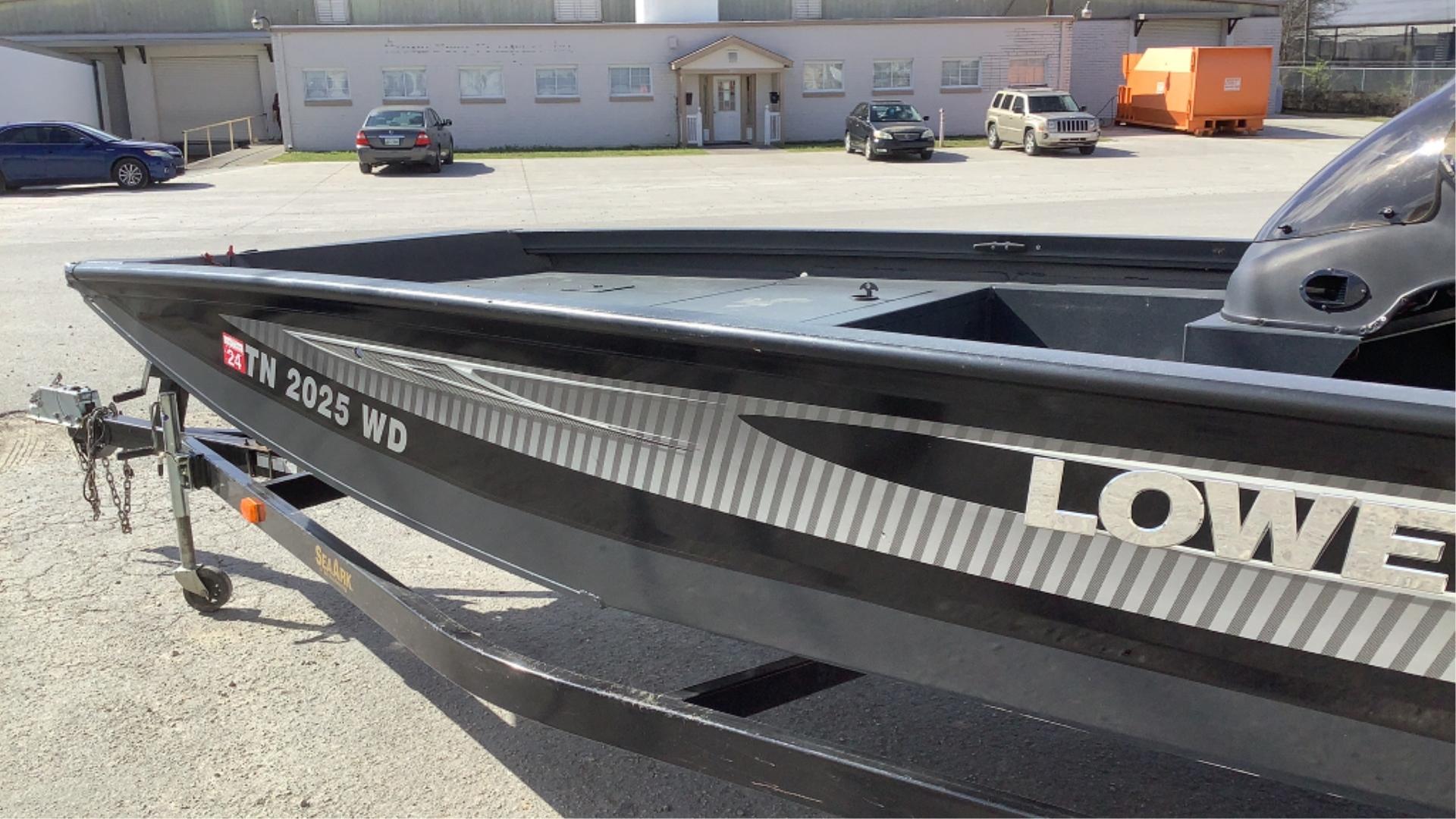 2021 Lowe STINGER178 20' Boat