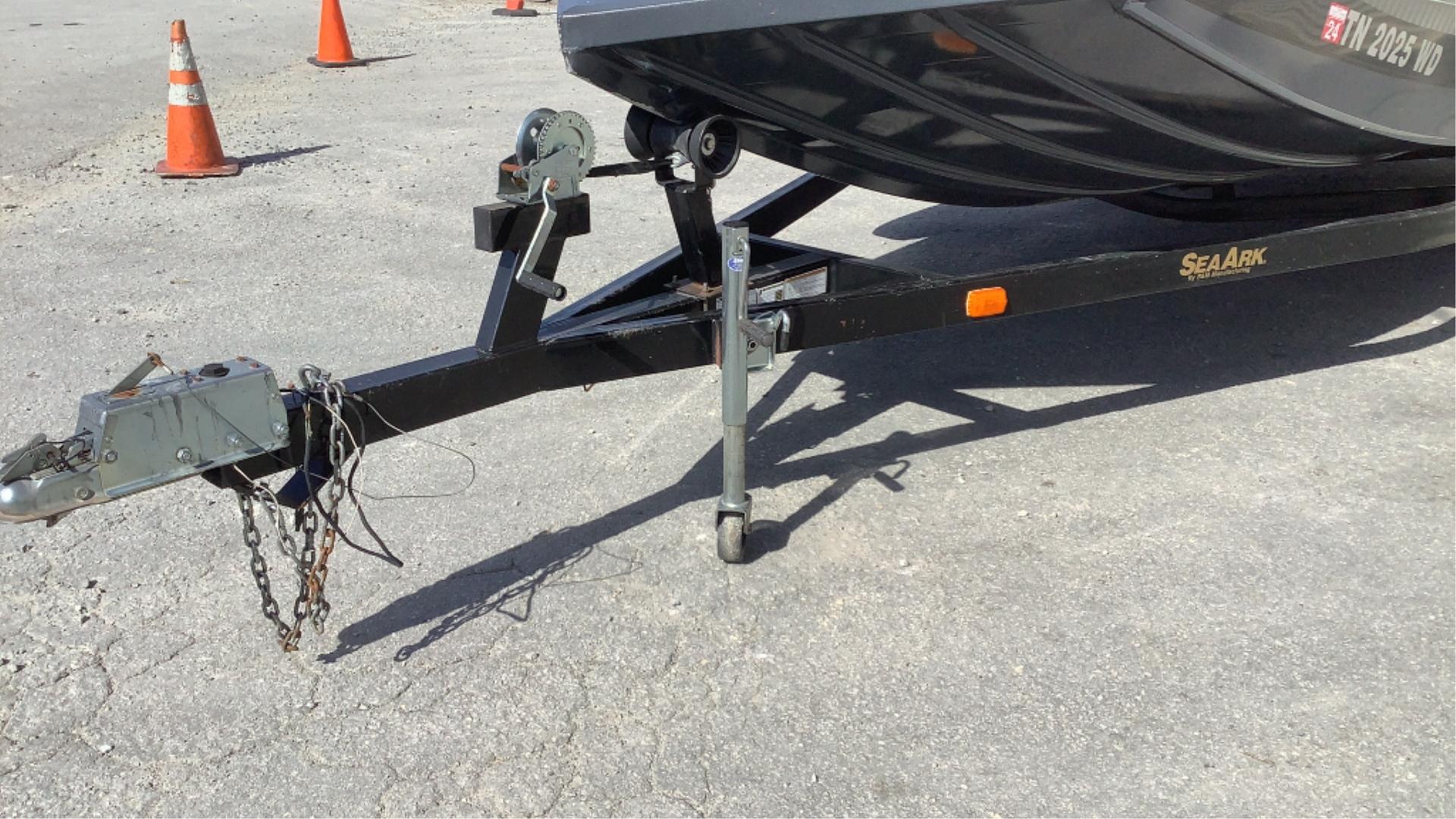 2021 Lowe STINGER178 20' Boat