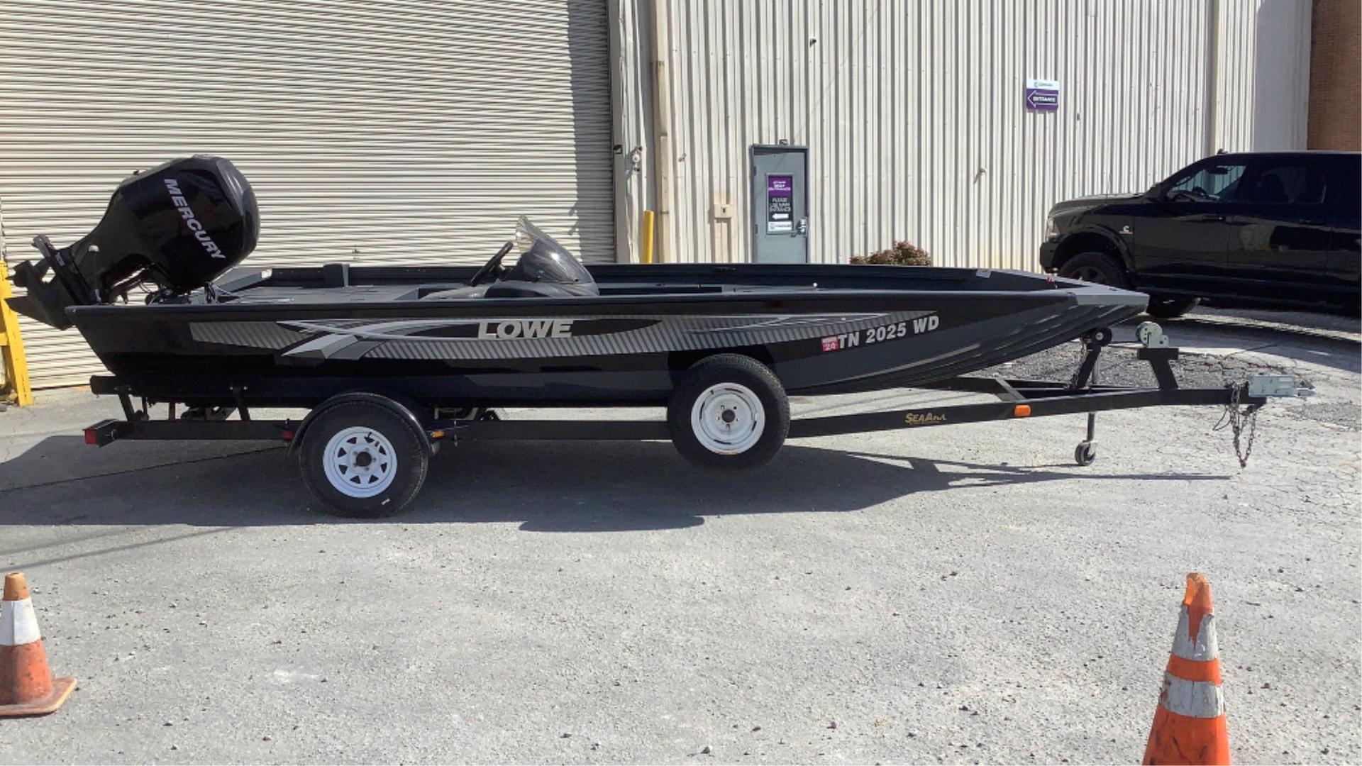 2021 Lowe STINGER178 20' Boat