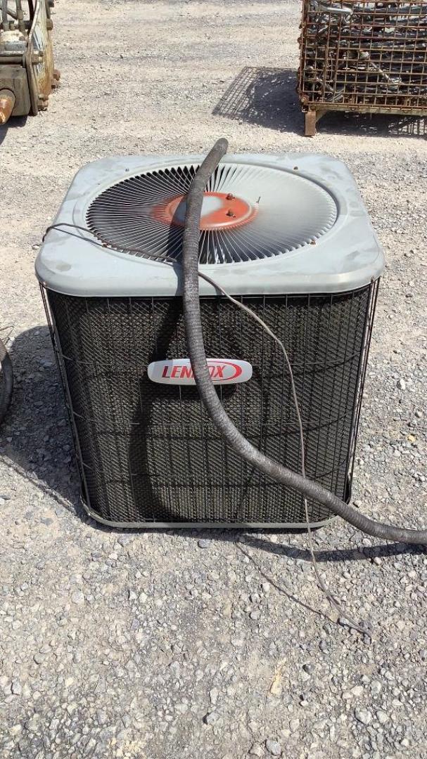 (2) Lennox AC Units 13ACD-024-230-05