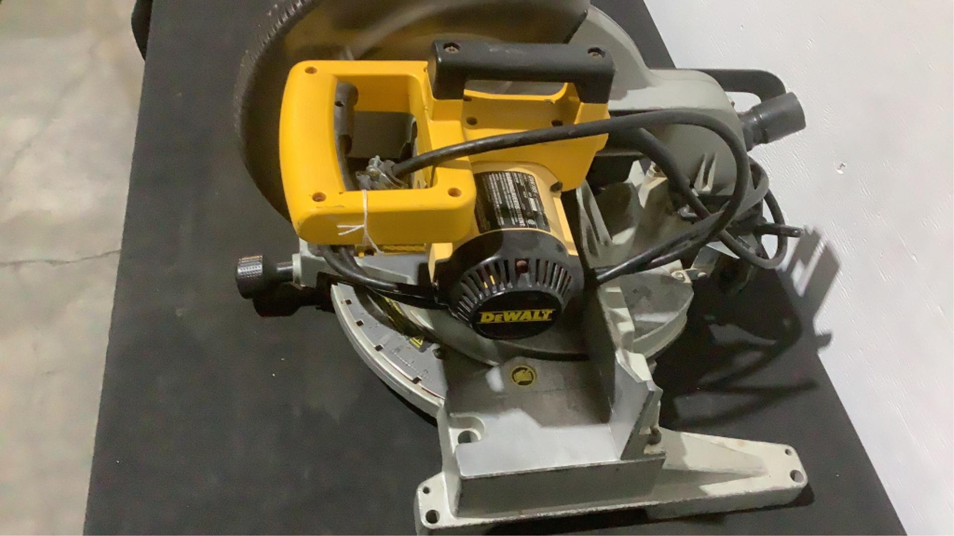 DeWalt 12" Compound Miter Saw DW705