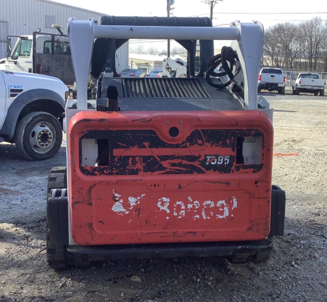 2017 Bobcat Skid Steer T595