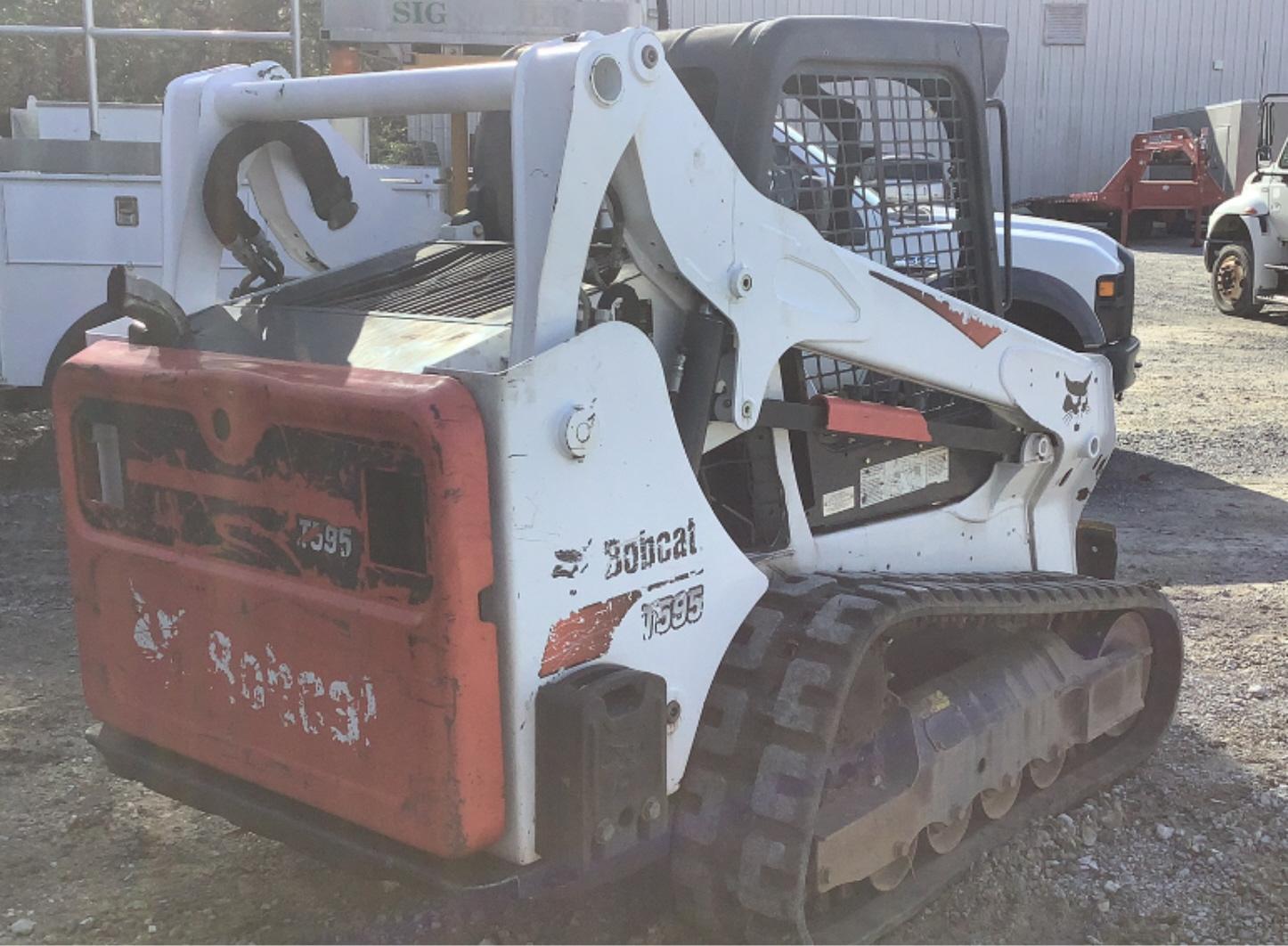 2017 Bobcat Skid Steer T595