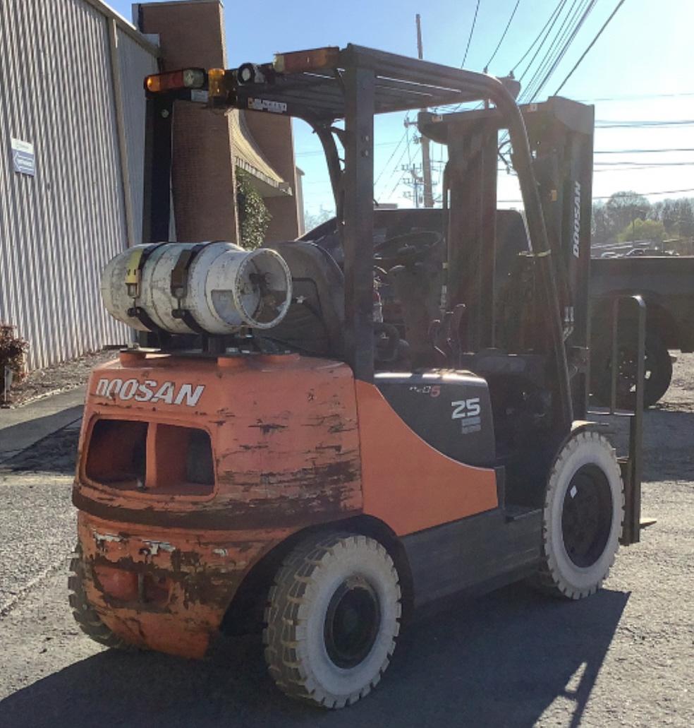2016 Doosan 4600 lb Propane Forklift G25E-5