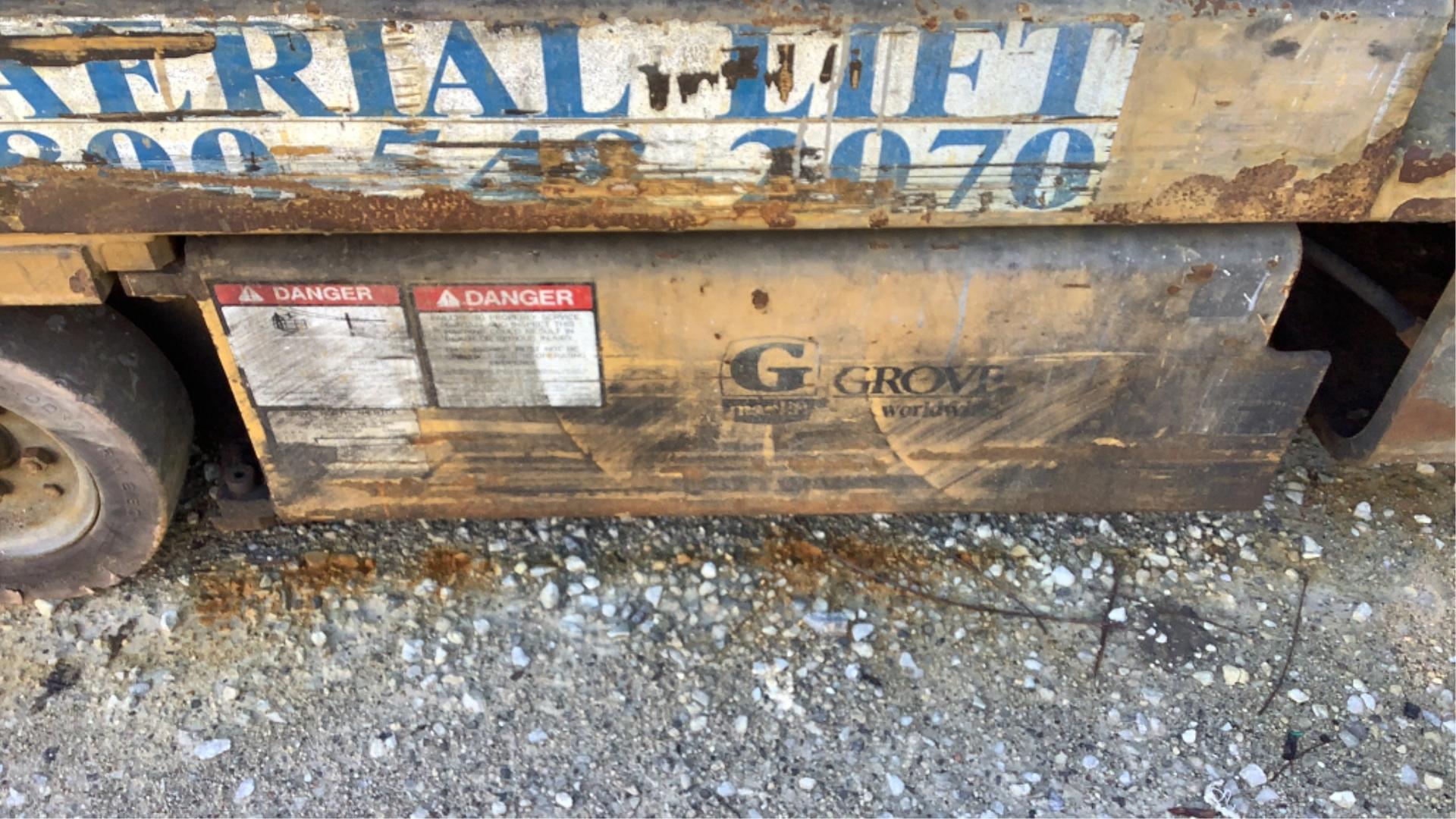 Grove Scissor Lift *INOP*