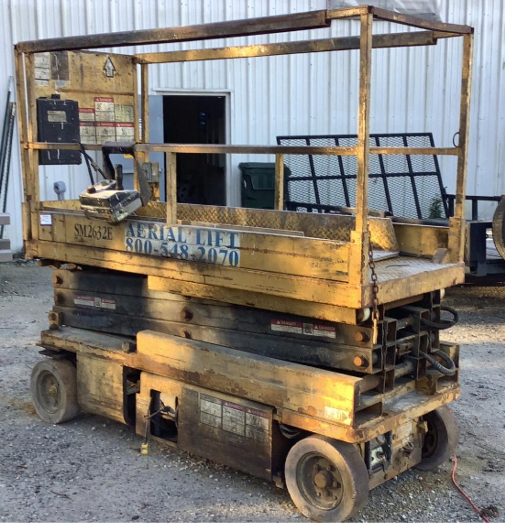 Grove Scissor Lift *INOP*
