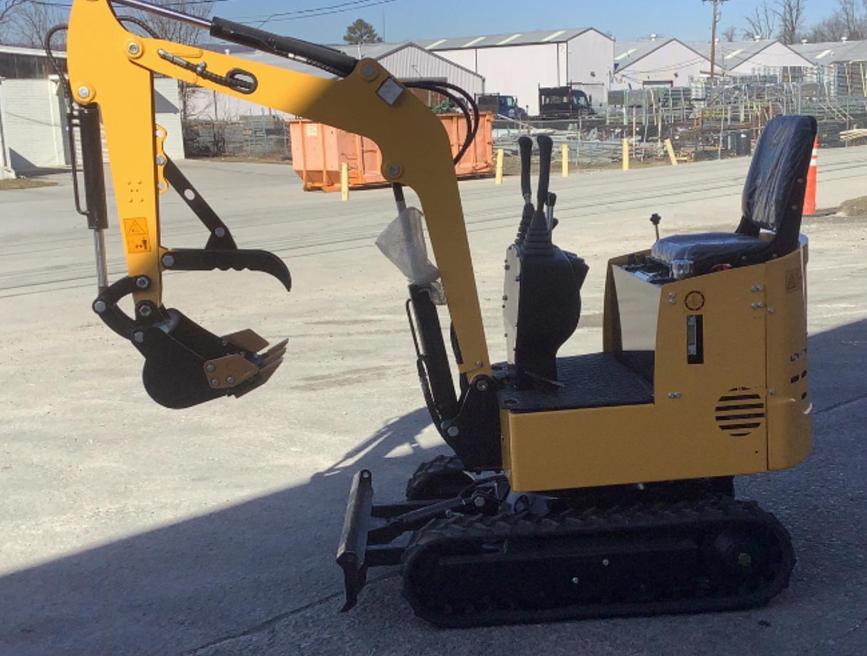 2024 Land Hero Gas Powered Mini Excavator KV16