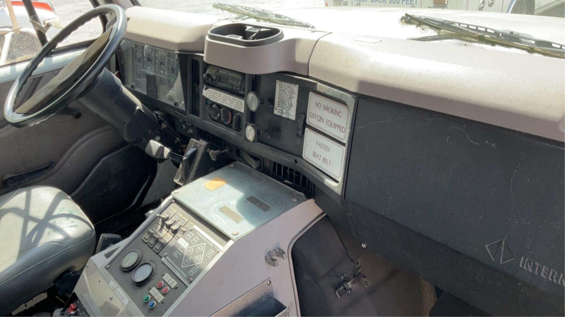 1999 International 4700 4X2 Mobile Command Center