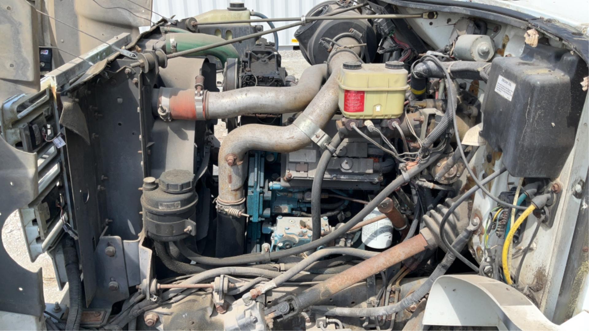 1999 International 4700 4X2 Mobile Command Center