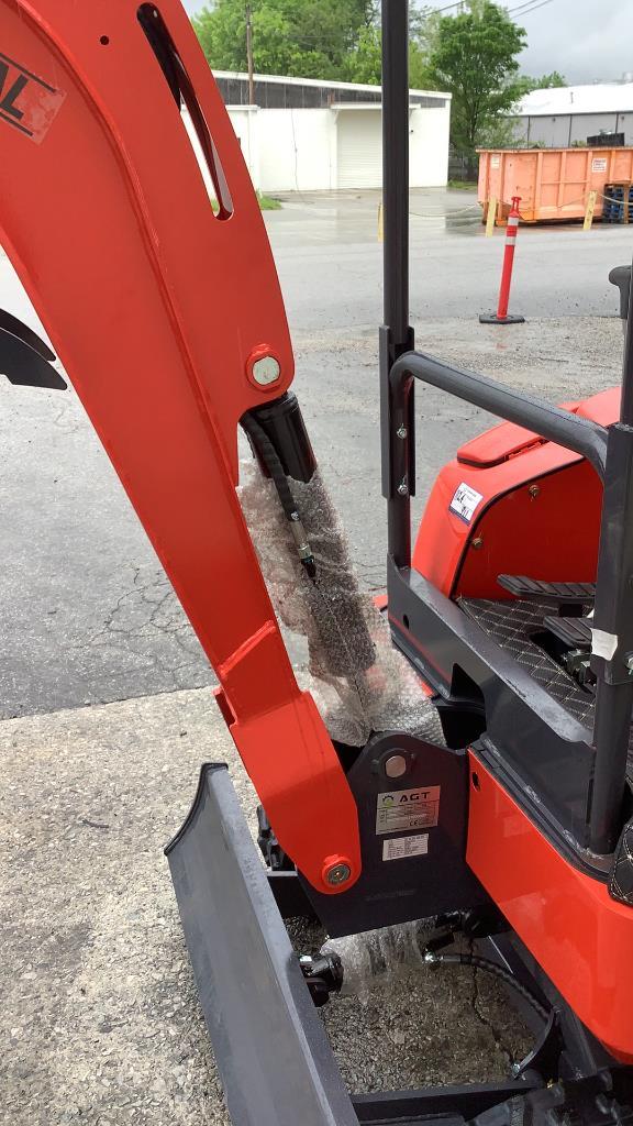 *NEW* 2025 AGT Gas Powered Mini Excavator QK20R