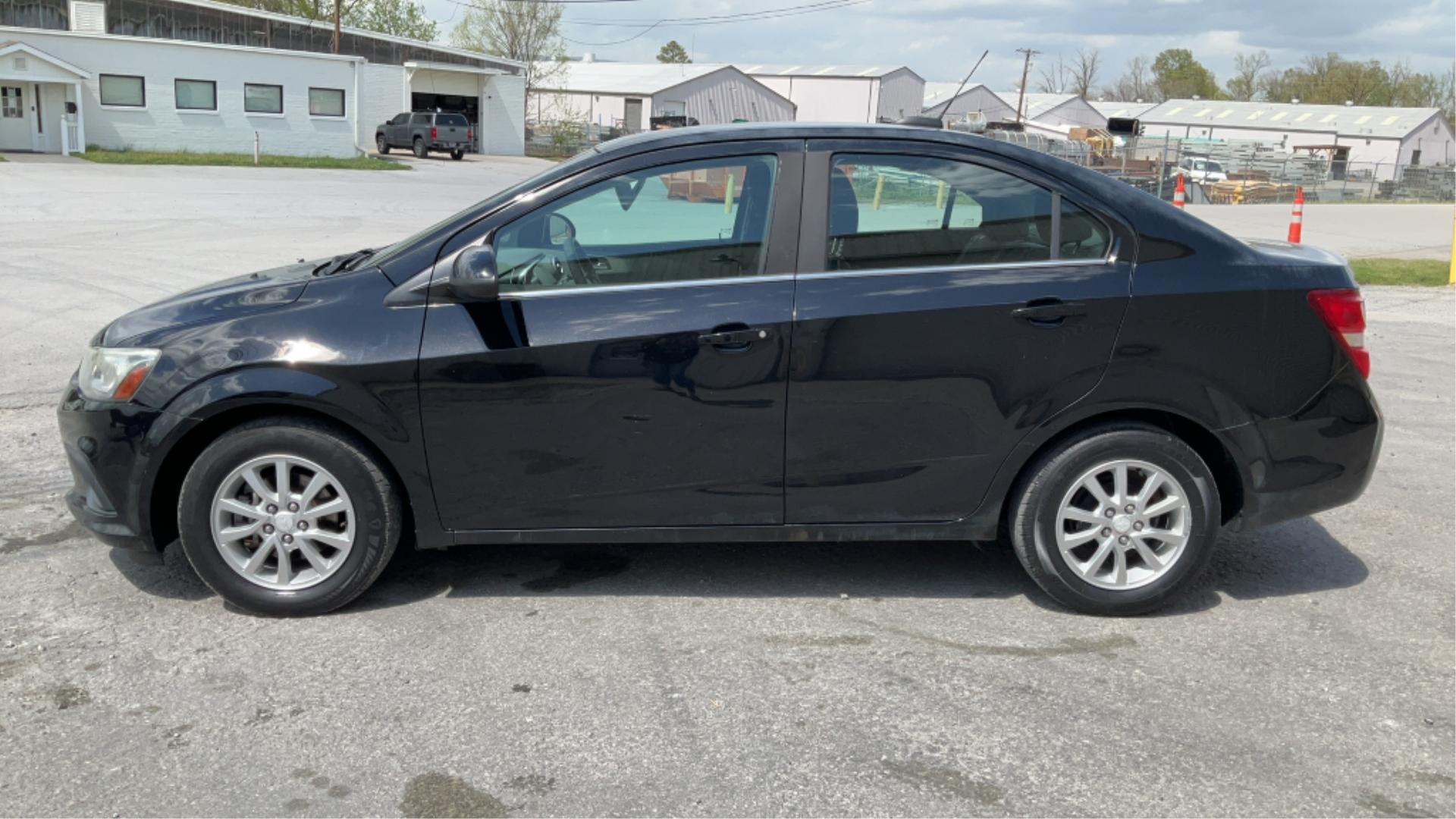 2017 Chevrolet Sonic LT FWD