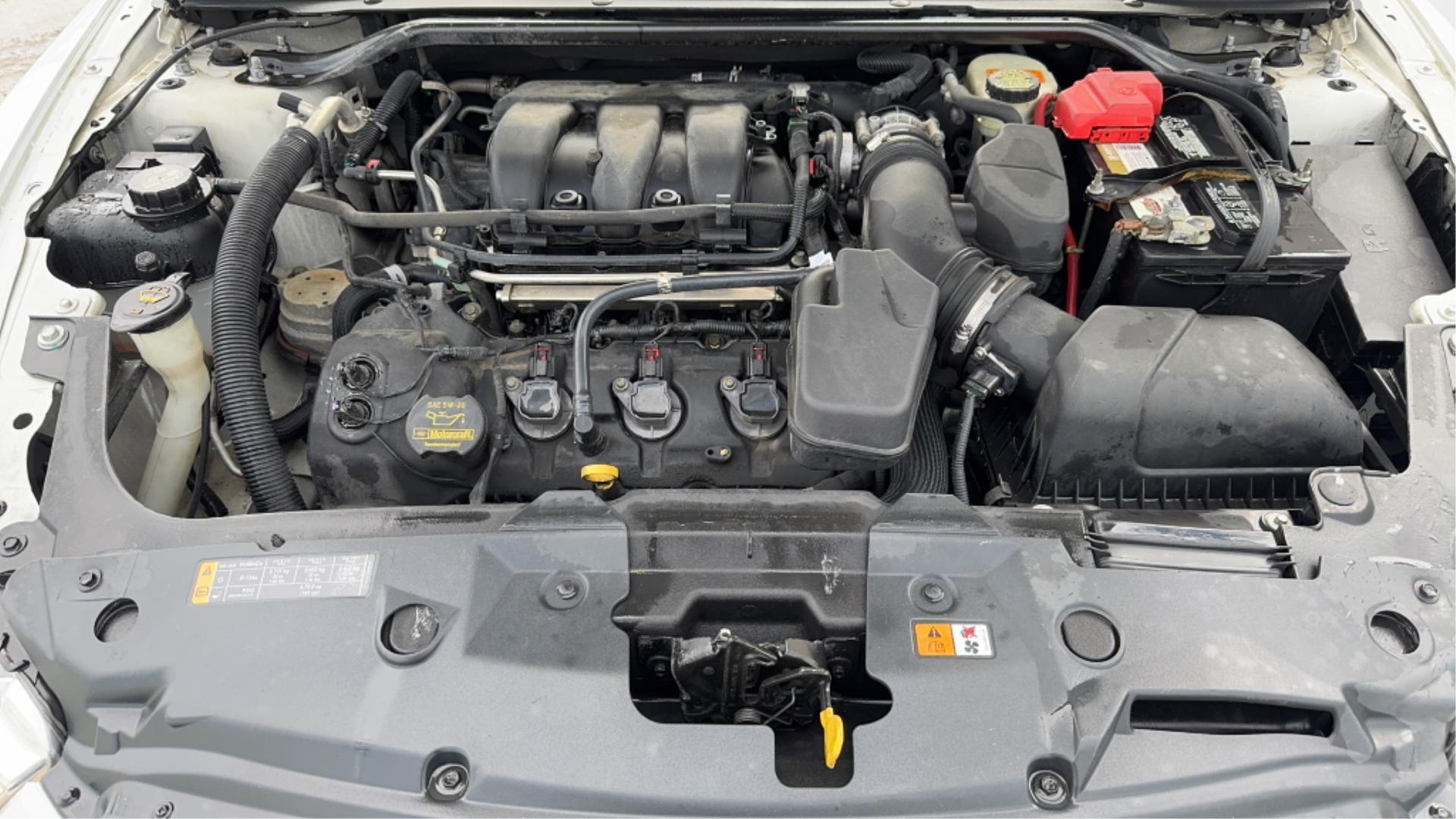 2013 Ford Taurus FWD