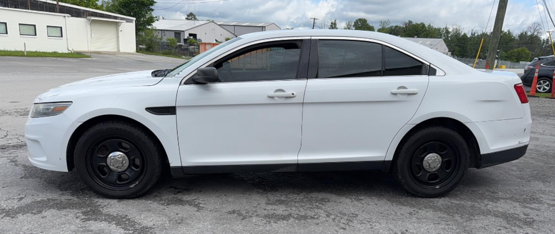 2013 Ford Taurus FWD