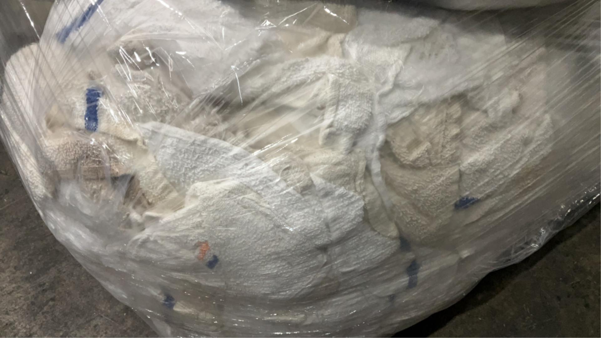 Approx 300Lbs of Bar Towels