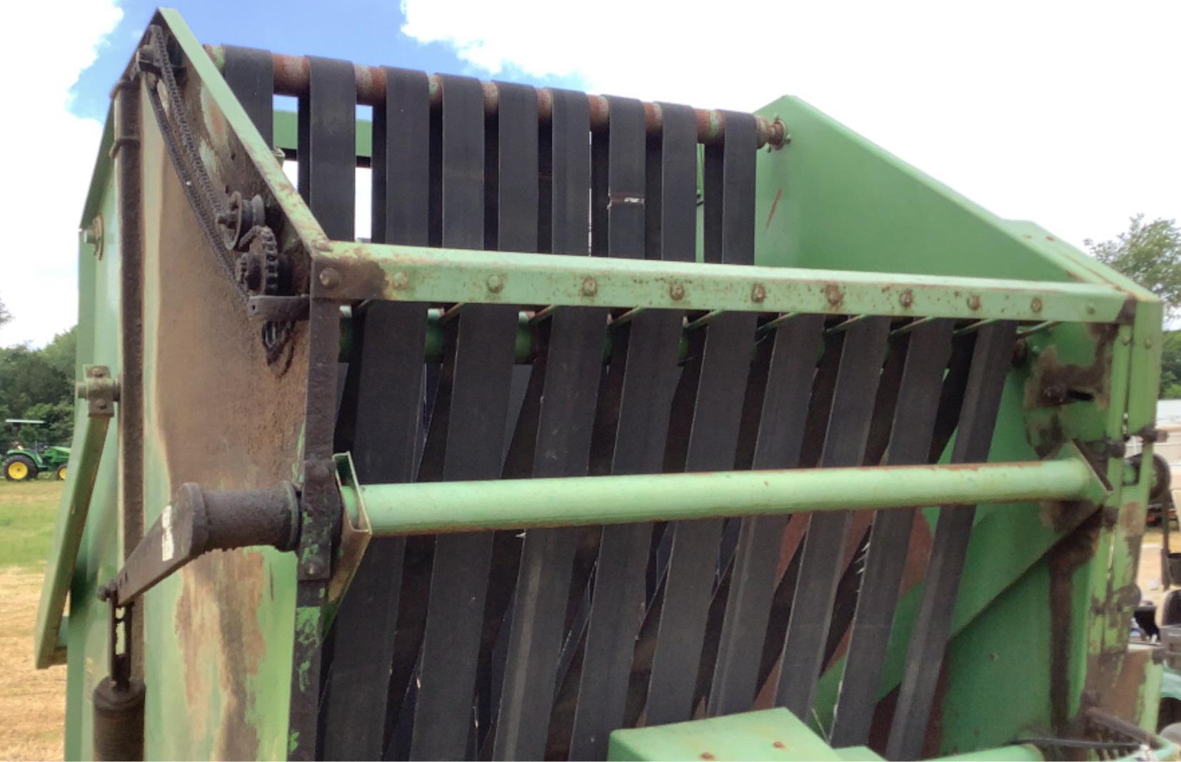 John Deere 6’ x 5’ Round Baler 510
