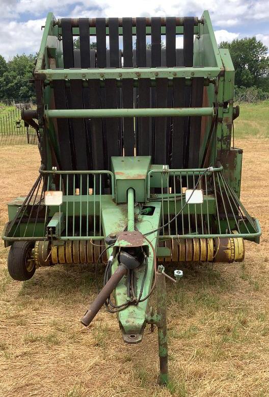 John Deere 6’ x 5’ Round Baler 510