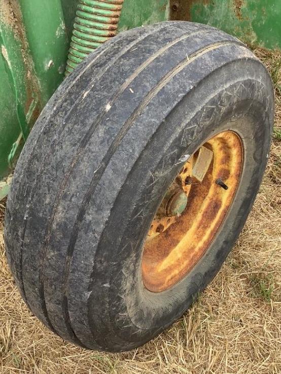 John Deere 6’ x 5’ Round Baler 510